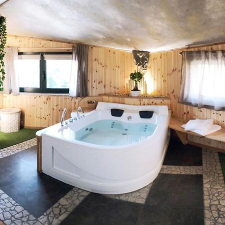 Rent Room Wood Анґуїллара-Сабація Екстер'єр фото